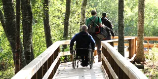 Esteetöntä retkeilyä Tainionvirralla