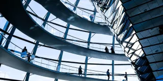 LAB alkaa kouluttaa tulevaisuusagentteja yhteistyökumppaneidensa kanssa