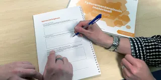 Mentorointisopimuksen allekirjoitus ja mentoroinnin ohjekirja