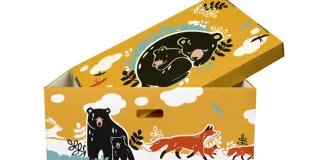 LABin Muotoiluinstituutin opiskelijan Riina Haapakallion suunnittelema kuosi äitiyspakkaukseen.