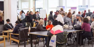 Opiskelijoita Lahden kampuksella