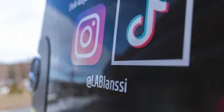 Opetusambulanssin takalasi.