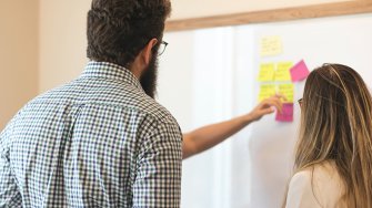 LAB-ammattikorkeakoulun Muotoiluinstituutissa pilotoidaan uusia täydennyskoulutuksia.