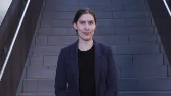 Julia Saario opiskelee tradenomiksi 