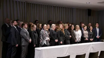 Ryhmä kuva Tulevaisuuden osaajat Lahteen -ohjelman allekirjoitustilaisuudesta