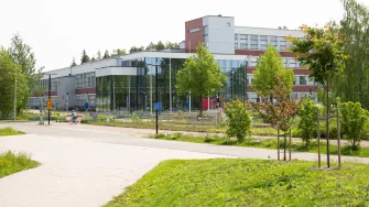 Lahden kampus kuvattuna kampusraitilta.