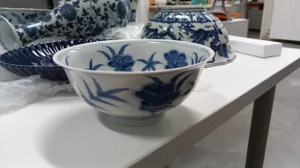 Kiinalainen posliinikulho LABin laboratoriossa.