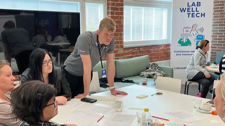 LAB WellTechin asiantuntijat auttavat sinua etsimään ja hakemaan rahoitusta  teknologian kehittämiseen