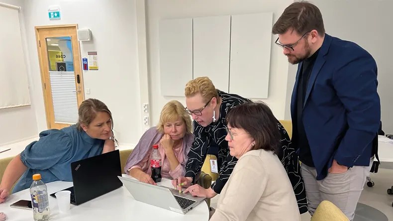 LAB WellTechin asiantuntijat tarjoavat koulutusta teknologioiden omaksumiseen ja niihin liittyvien ennakkoluulojen poistamiseen