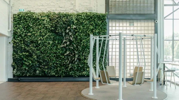 Hangaround swing on Lahti Campus