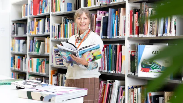 LABin puettavan muotoilun lehtori Minna Cheung.