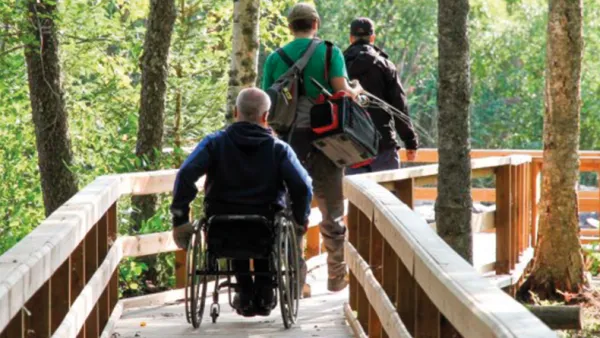 LAB-ammattikorkekakoulun asiantuntevat esteettömyyspalvelut tuovat esteettömyysosaamista luontorakentamiseen ja rakennettuun ympäristöön