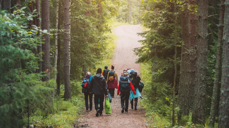 Ohjaajia retkeilemässä