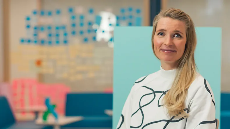 Palvelumuotoilun lehtori Sara Ikävalko. 