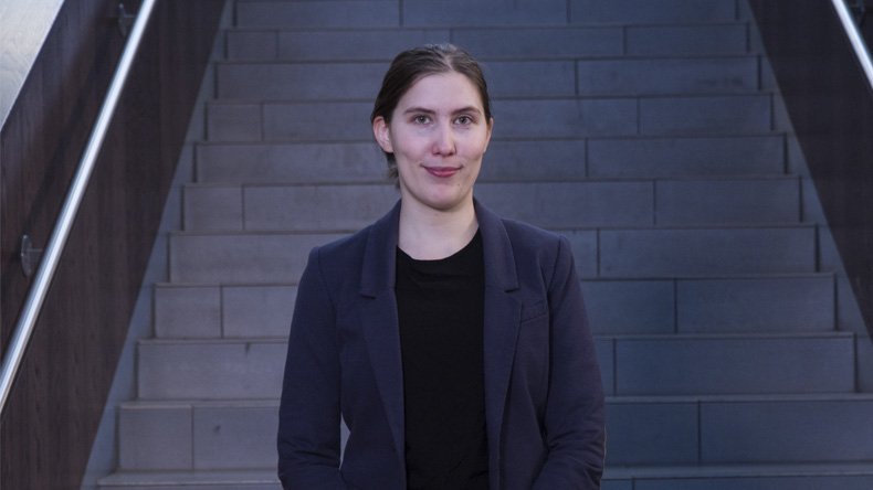 Julia Saario opiskelee tradenomiksi