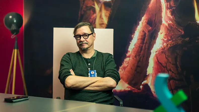 LABin visuaalisen viestinnän yliopettaja Harri Heikkilä