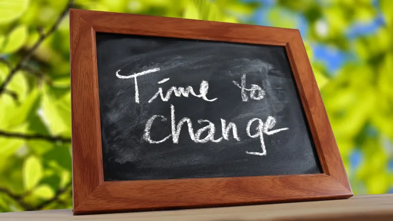 Liitutaululla teksti Time to Change