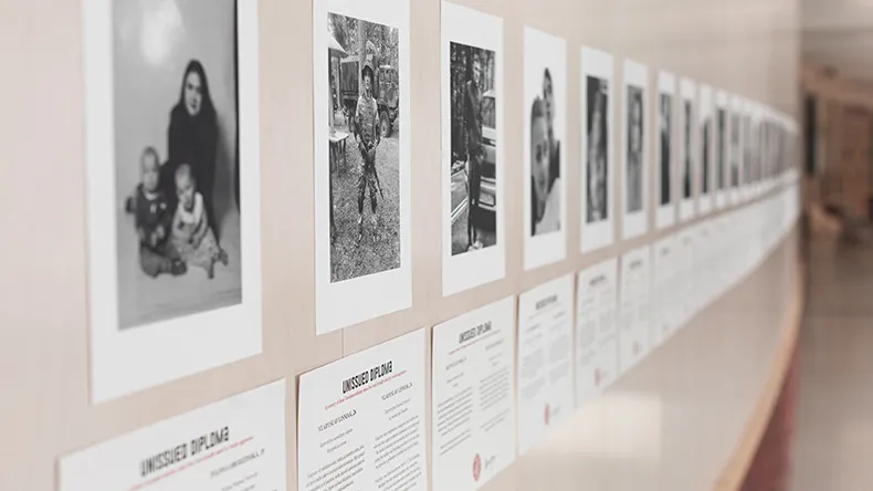 Unissued Diplomas -näyttely Lahden kampuksella.