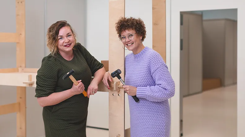 Lehtori Taina Orpana ja TKI-asiantuntija Katariina Mäenpää.