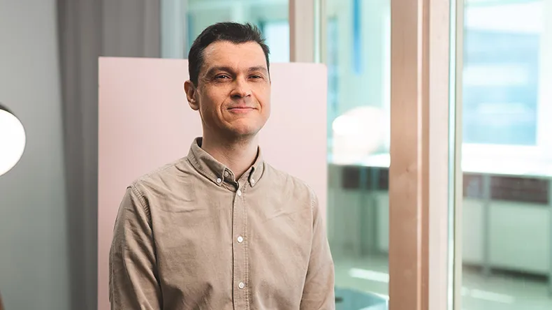 International Business koulutuksen vanhempi luennoitsija Hamid Guera