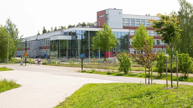 Lahden kampus kuvattuna kampusraitilta.