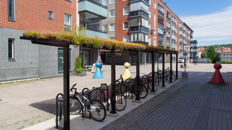 Lahden Malskilla viherkattoinen pyöräteline