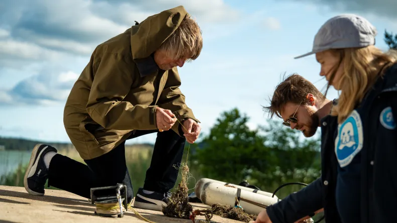 Pidä Saaristo Siistinä ja LAB tutkivat käytettyjen kalaverkkojen kierrätystä. Kuva Pidä Saaristo Siistinä ry.