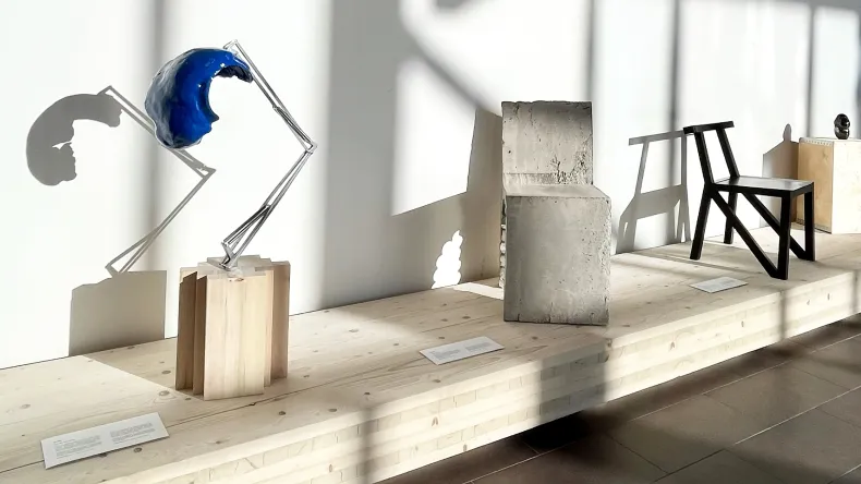 Muotoiluinstituutin muotoilun opiskelijoiden teoksia esillä